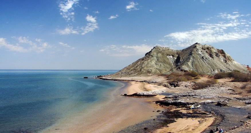 
Hörmüz boğazında gəmilərin hərəkəti tam dayanıb