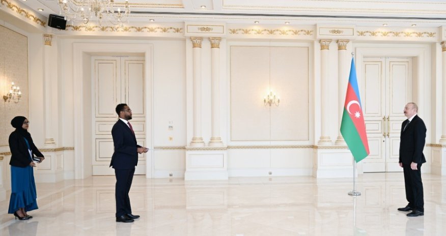 Azerbaijan&rsquo;s Aliyev receives new Somali ambassador
