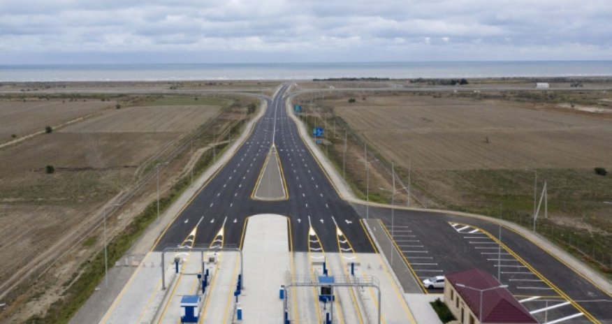 
Ödənişli avtomagistrallarda maksimum sürət həddi saatda 130 km təsdiqlənib