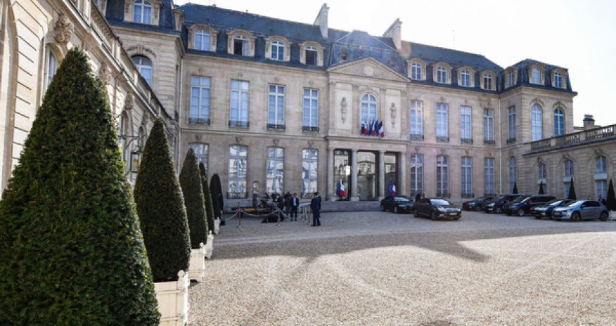 Обыск в Елисейском дворце