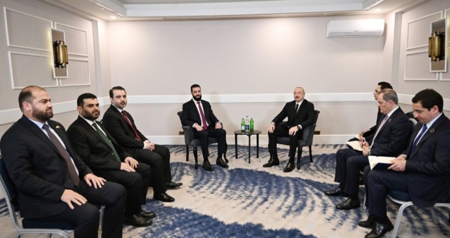 
İlham Əliyevin Antalyada Suriyanın keçid dövrü Prezidenti ilə görüşü olub