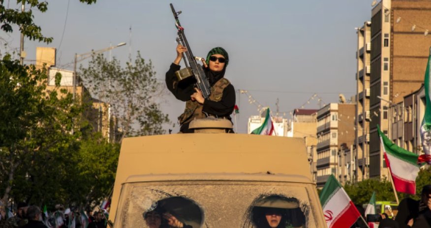 Женщины Ирана вышли на улицы Тегерана