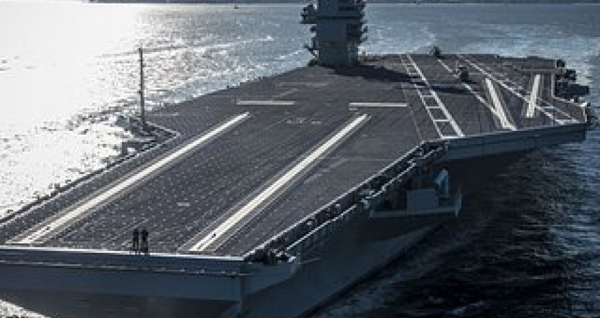 Крупнейший в мире авианосец на Ближнем Востоке