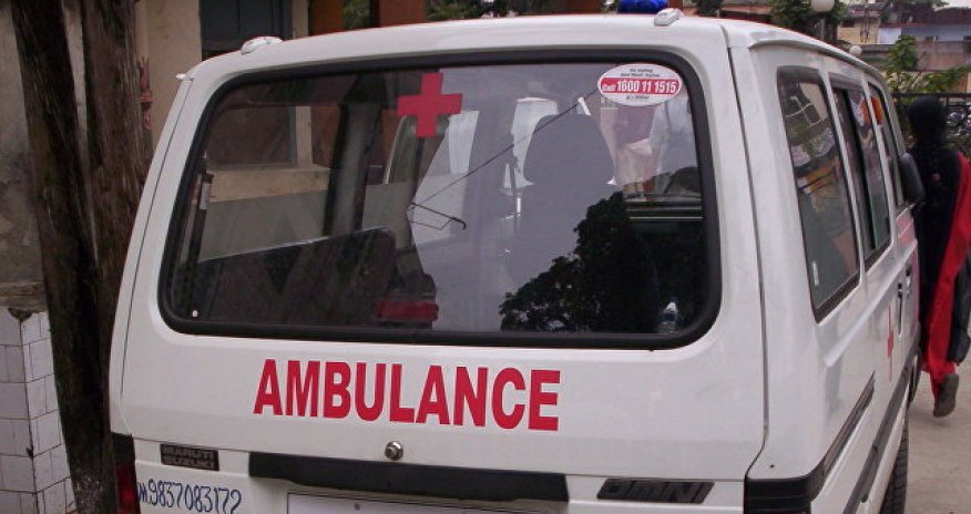 При падении микроавтобуса с горного серпантина на юге Индии погибли девять человек