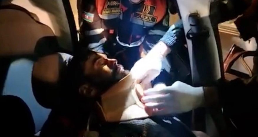 Mehdiabadda qəza olub, avtomobildə sıxılı qalmış 1 nəfər xilas edilib - VİDEO