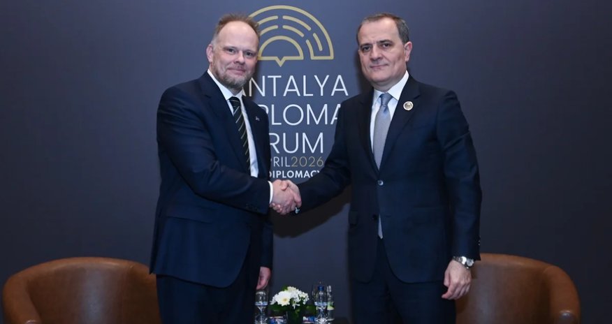 Ceyhun Bayramov NATO rəsmisi ilə görüşüb