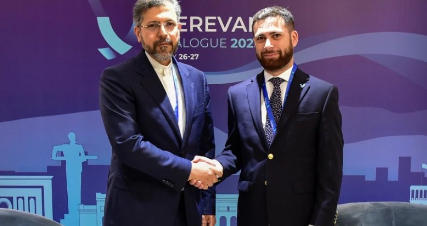 İran və Ermənistan rəsmilərigörüşdü