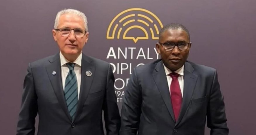 Muxtar Babayev BMT Baş katibinin iqlim məsələləri üzrə nümayəndəsi ilə görüşüb