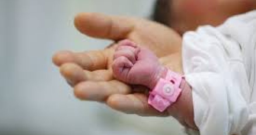 Azərbaycanda 15 yaşlı qız uşaq doğub/Yenilənib