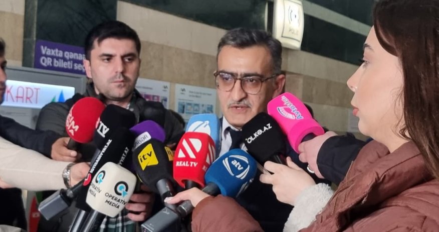 Sərnişinlər 20 dəqiqəyə yaxın tuneldə qalıblar