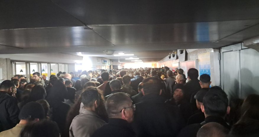 Bakı metrosunda sıxlıq yaranıb
