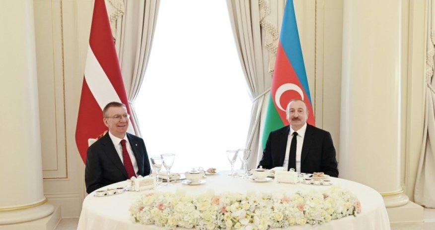 
Latviya Prezidentinin şərəfinə rəsmi lanç verilib