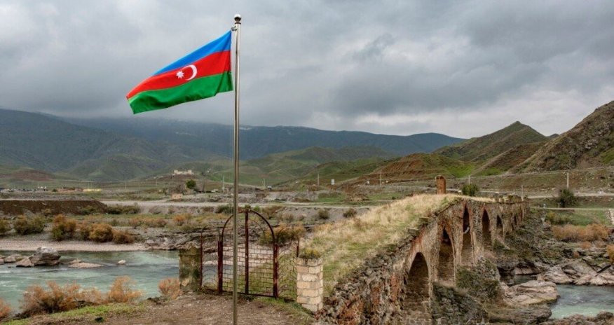 Азербайджан поздравил Турцию с Днем национального суверенитета