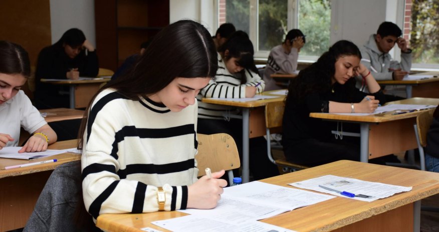 İmtahanda 9 nəfər 300 bal toplayıb - SİYAHI