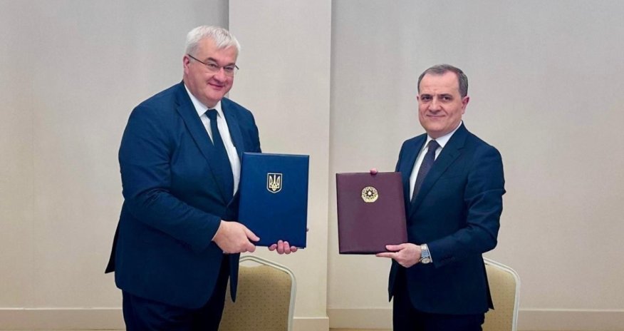 Байрамов и Сибига обсудили расширение сотрудничества