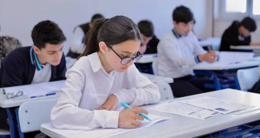 

Gələn ildən buraxılış imtahanının vaxtına 15 dəqiqə əlavə ediləcək
