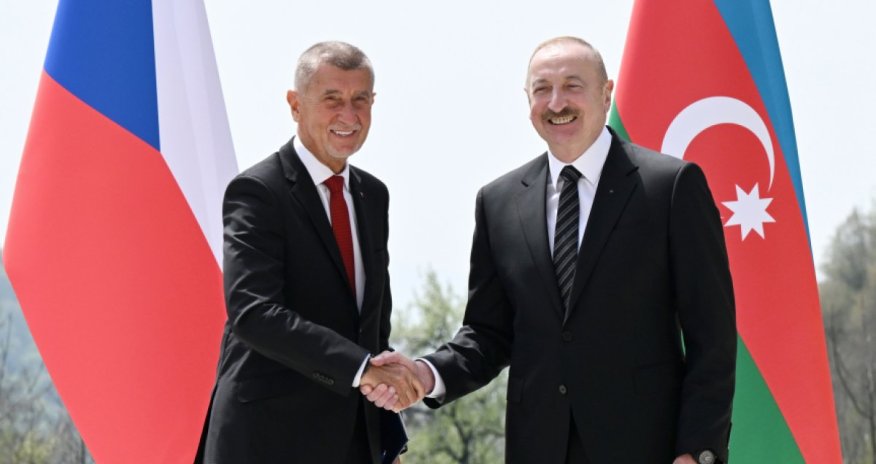 Андрей Бабиш пригласил Ильхама Алиева посетить Чехию