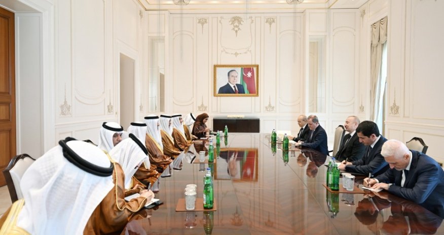 Əliyev BƏƏ nümayəndə heyətini qəbul edib
