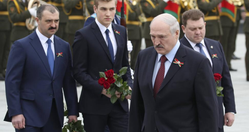 Зеленский ввел санкции против сыновей Лукашенко