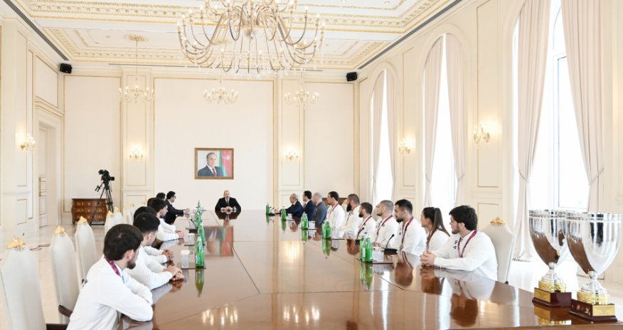 Əliyev Avropa çempionatında komanda hesabında çempion olan güləşçiləri qəbul edib/Yenilənib