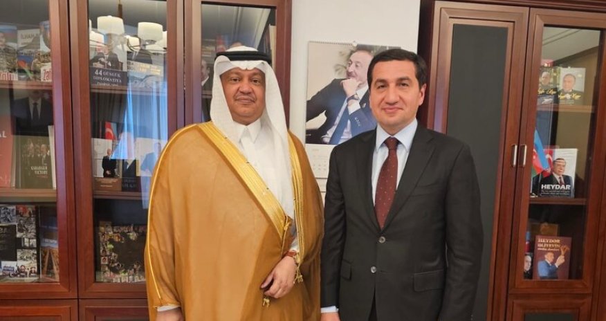 Hikmət Hacıyev Səudiyyə Ərəbistanı səfiri ilə görüşüb