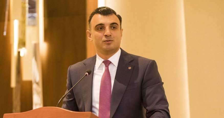 Muzdlu işçilər bu ildən maaş aldıqları bankı sərbəst seçə biləcəklər