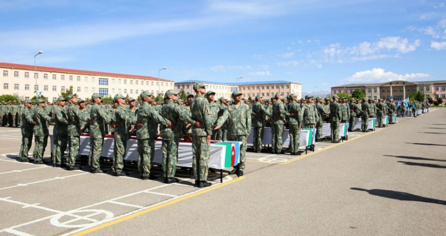 Azərbaycan ordusunda andiçmə mərasimləri keçirilib