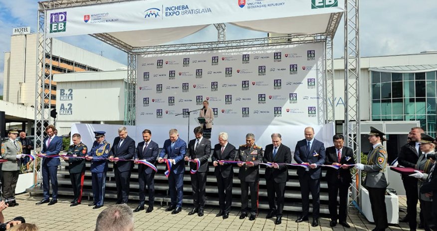 Azərbaycan müdafiə nazirinin Slovakiyaya səfəri davam edir