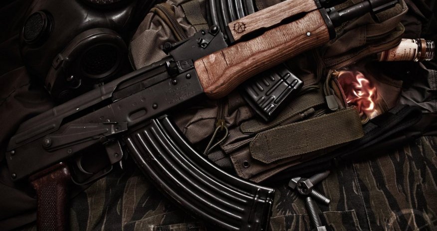 Baku taxi driver jailed for carrying Kalashnikov rifle in car