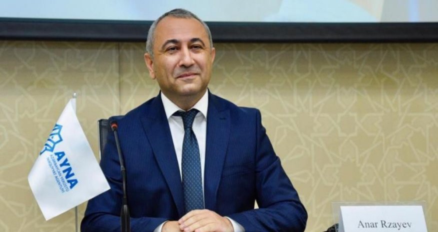 Глава AYNA заявил о необходимости снизить загруженность общественного транспорта