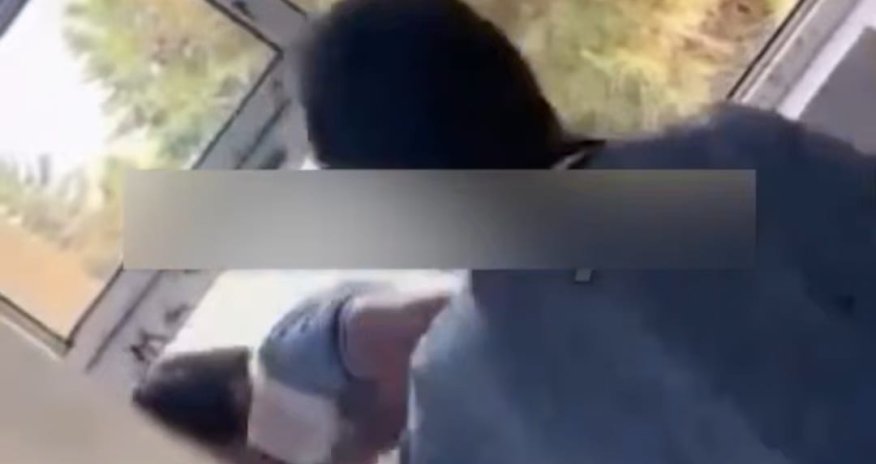 Bakıda IX sinif şagirdi digər şagirdi məktəbin sanitar qovşağında döyüb
