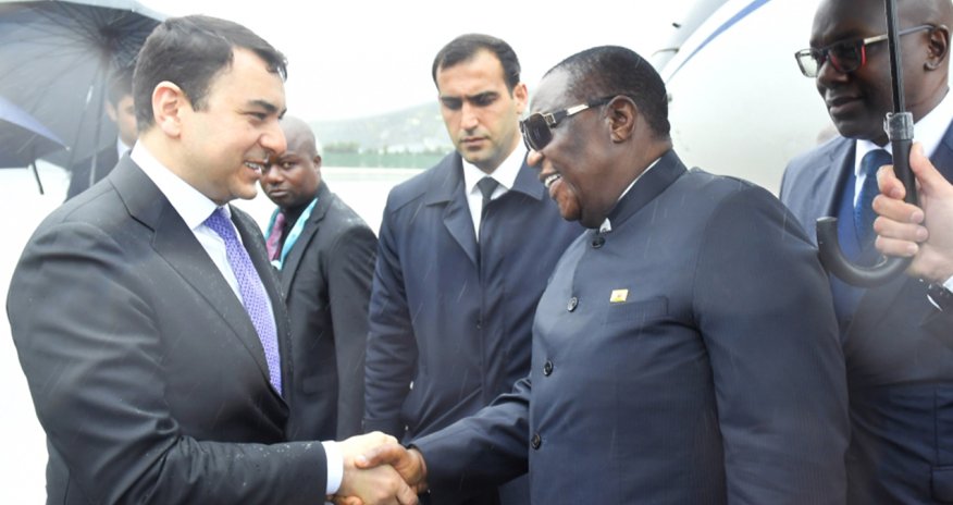 Zimbabvenin Vitse-prezidenti Azərbaycana gəlib