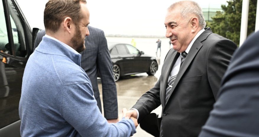 Вице-премьер Украины прибыл в Азербайджан