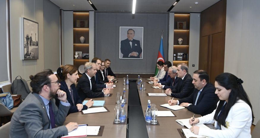 Ceyhun Bayramov Olaf Skuqun rəhbərlik etdiyi nümayəndə heyətini qəbul edib