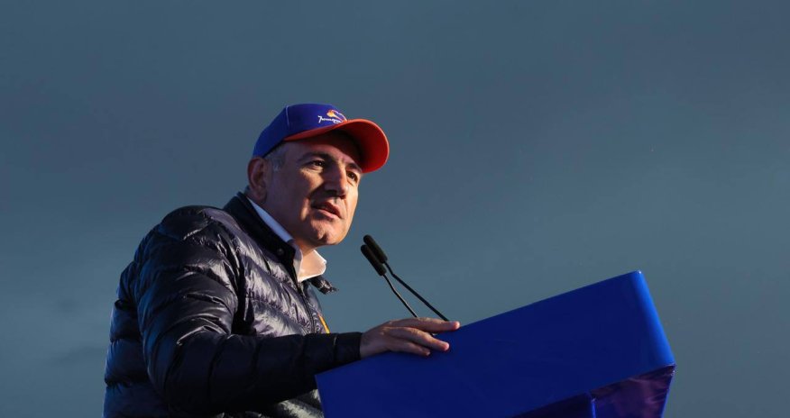 Пашинян ответил на критику Москвы из-за визита Зеленского в Ереван