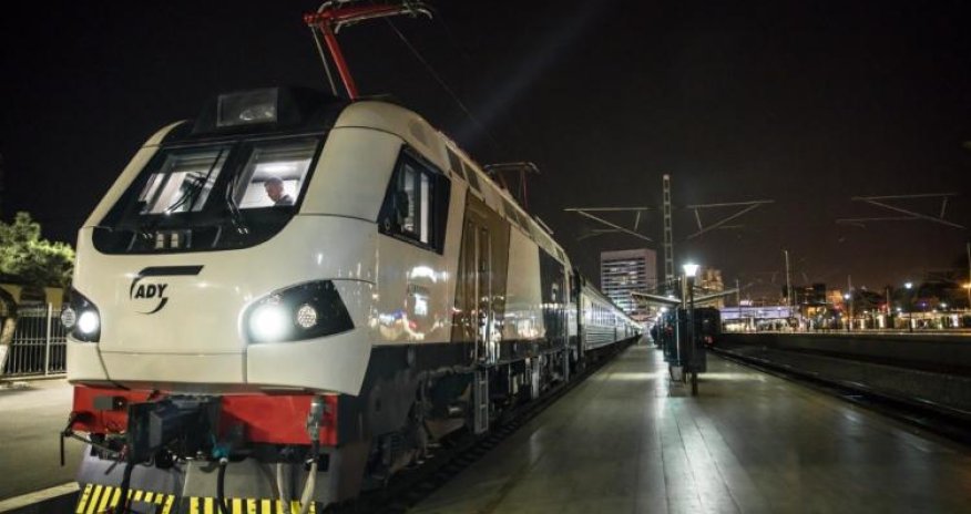Bakı-Tbilisi sərnişin qatarı yola salınıb