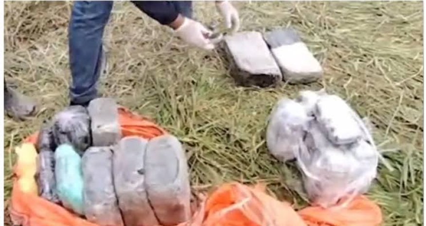 Paraplan vasitəsi ilə ölkəyə 47 kq narkotik gətirən şəxslər saxlanılıb