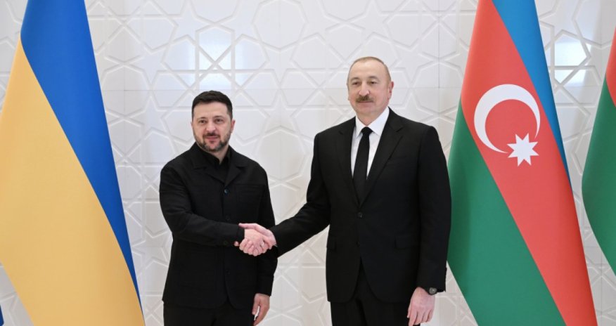Зеленский поздравляет Алиева