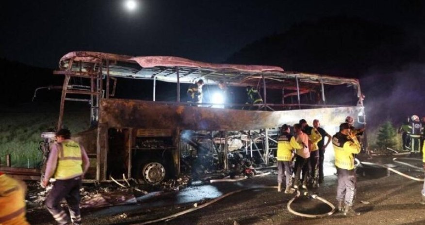 Türkiyədə sərnişin avtobusu yanıb, 8 nəfər ölüb