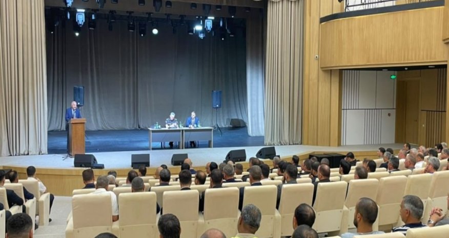 

Qarabağda yanğına qarşı qabaqlayıcı tədbirlərlə bağlı regional müşavirə keçirilib
