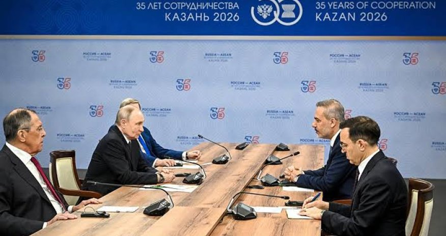 Putin Hakan Fidanla görüşüb