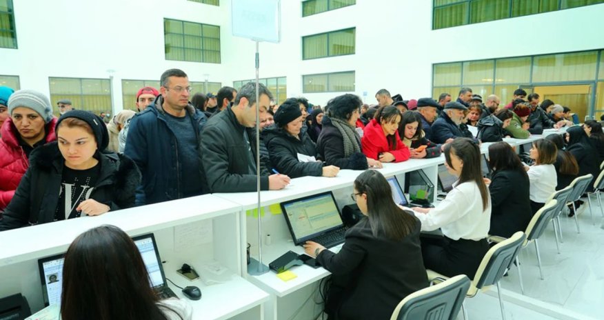 TƏBİB: Qəzada xəsarət alan qızın KT müayinəsinə aparılması tibbi baxımdan mümkün olmayıb