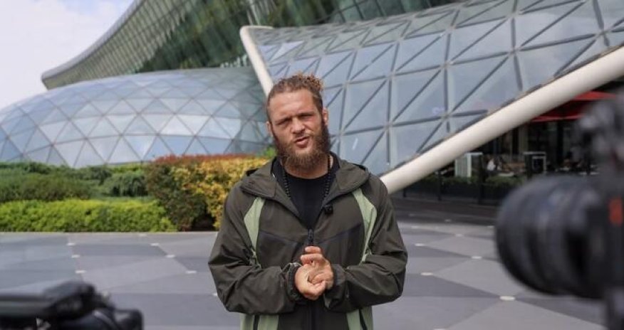 UFC döyüşçüsü Rafael Fiziyev Bakıya gəlib