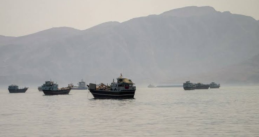 Иран вновь закрыл Ормузский пролив
