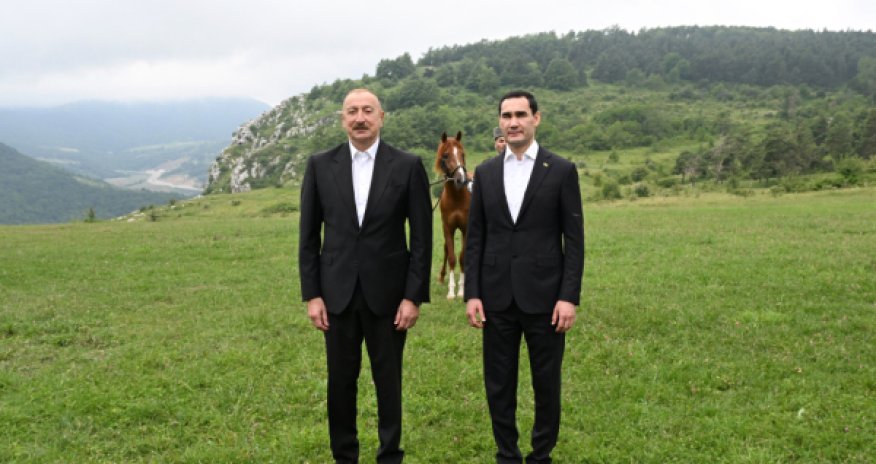 Карабахский скакун для президента Туркменистана