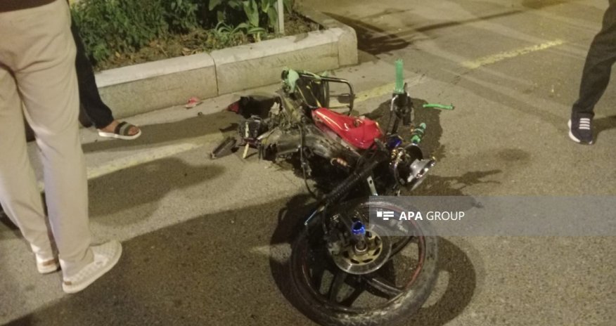 Gəncədə minik avtomobili ilə moped toqquşub, sürücü ölüb