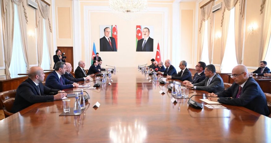 Əli Əsədov TBMM sədri Numan Kurtulmuşla görüşüb