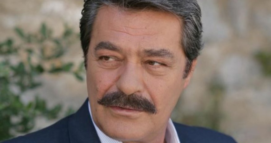 Kadir İnanır vəfat edib