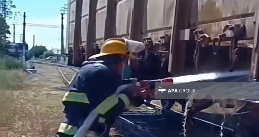 Yevlax dəmir yolu vağzalında yük vaqonunda yanğın olub