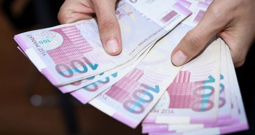 
Azərbaycanda 14 mindən çox müəllim 1500&ndash;2000 manat əməkhaqqı alır